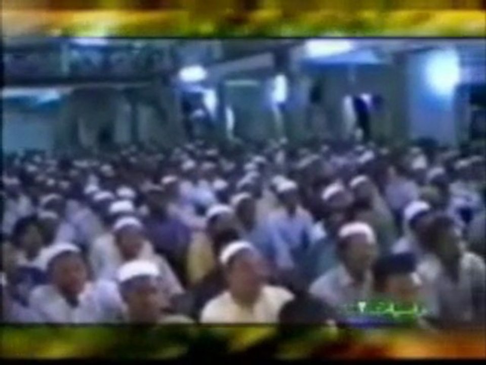 enfant récitant le Coran magnfiquement