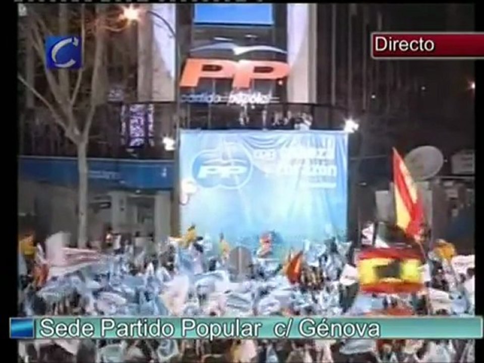 Elecciones 2008: Rajoy se asoma al balcón de Génova, 13