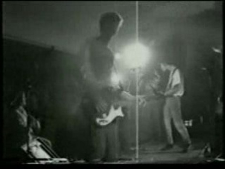 LES CADAVRES   Salope de keufs live