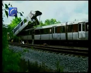 Al menos seis muertos al chocar dos trenes del Metro de Washington