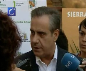 Corbacho rechaza reducir las cuotas de la Seguridad Social.