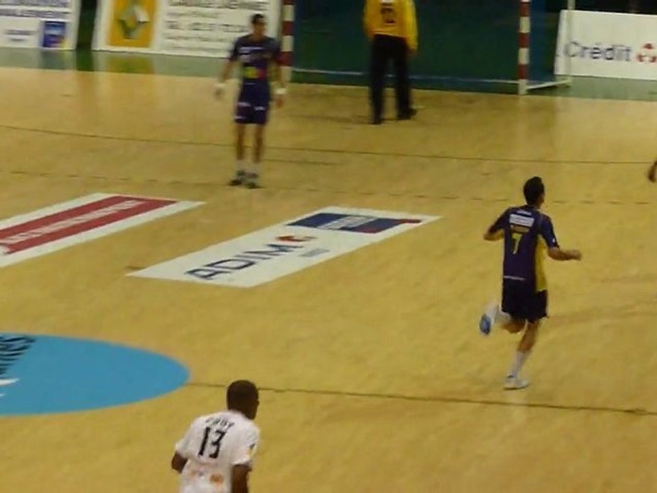 Lob de Valero Rivera - HBC Nantes - Tremblay