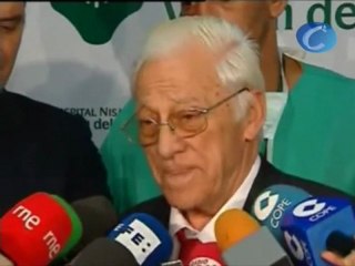 El Dr. Cavadas reconstruye el cráneo de un niño salvadoreño