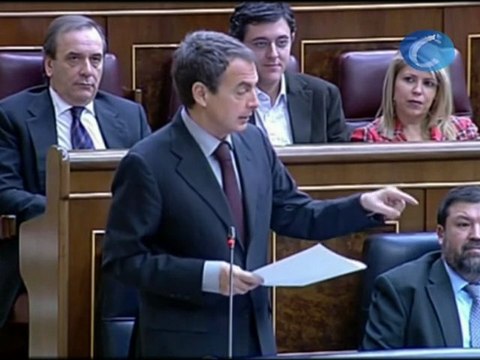 Zapatero pide a Rajoy que rompa el silencio ante la rebelión de Aguirre con el IVA