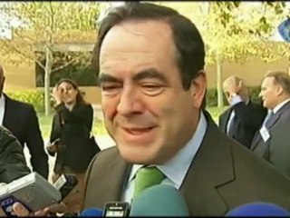 Bono: "ETA no necesita conversaciones, necesita mucho Rubalcaba, mucha Guardia Civil...."