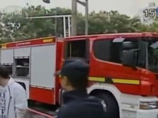 Un incendio devora un edificio de 28 pisos en Shangai