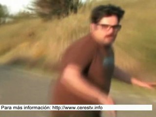 Quizás no sea la mejor manera de aprender a hacer skate