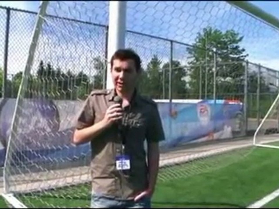 Interview (PS3) - FIFA Community Day - Bruce Gr...