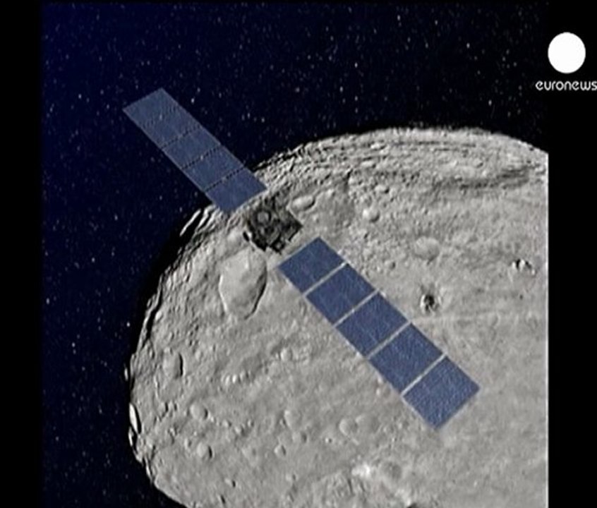 Sonda Dawn invia immagini mai viste dell'asteroide Vesta