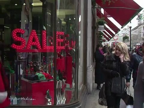 Les Européens s'apprêtent à célébrer un Noël modeste