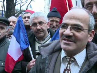 Génocide : plus d'un millier de personnes devant l'Assemblée nationale