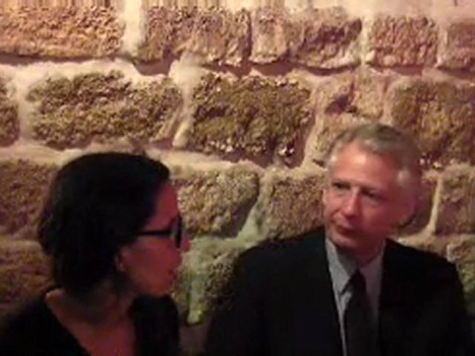 Villepin déjeune avec les représentants de la diversité et du milieu associatif