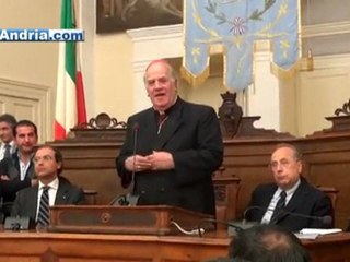 Скачать видео: Cerimonia scambio di auguri e consegna medaglie nella sala Consiliare di Andria