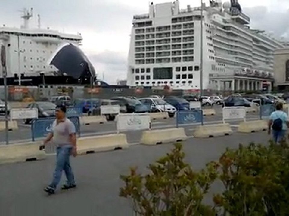 Naples port20102011254