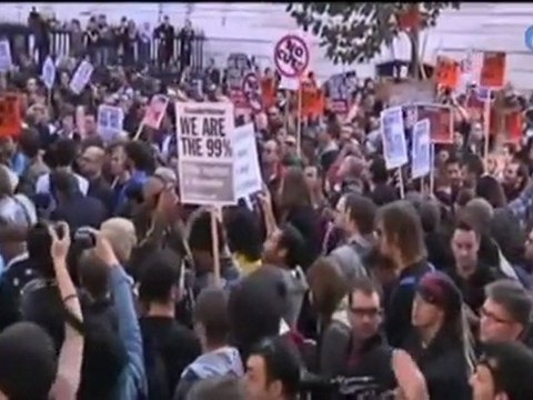 Los periódicos de izquierda anuncian el éxito de los Indignados en Europa