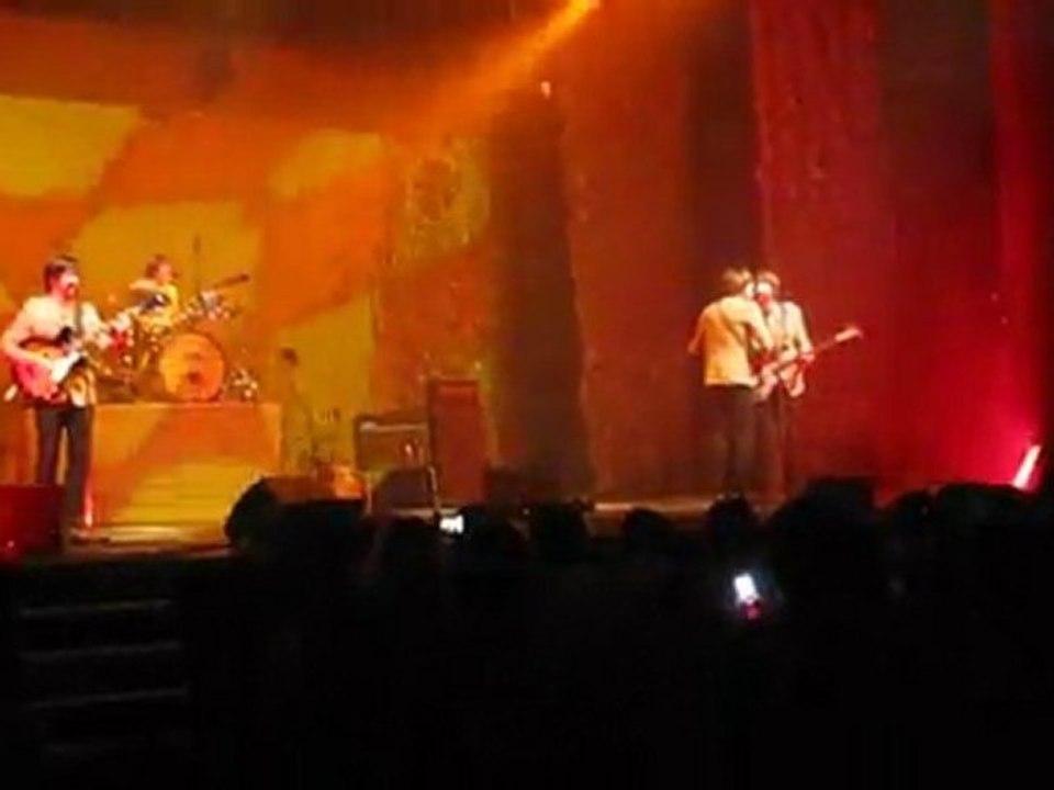 Sgt Pepper's lonely hearts club band / With a little help from my friends