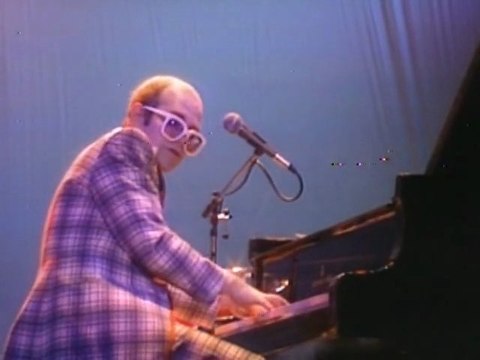 Elton John - Live At The Playhouse Theatre, Edinburgh (1976)