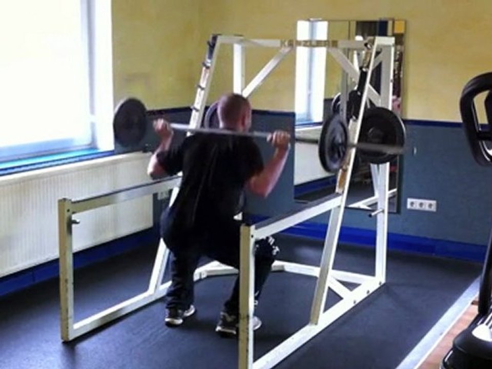 Übung für mehr Beinmuskeln - Kniebeugen