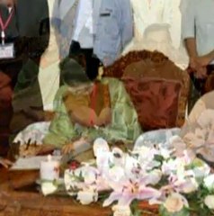 Aung San Suu Kyi registers for elections.