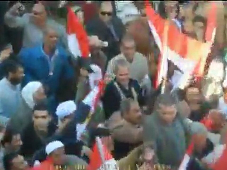 ‫لحظة دخول توفيق عكاشة ميدان العباسية3okasha_