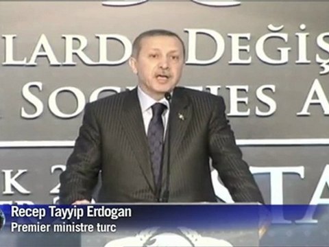 Le Premier ministre turc Recep Tayyip Erdogan a accusé Nicolas Sarkozy de jouer sur la haine du musulman et du Turc et la France d'avoir commis un génocide en Algérie