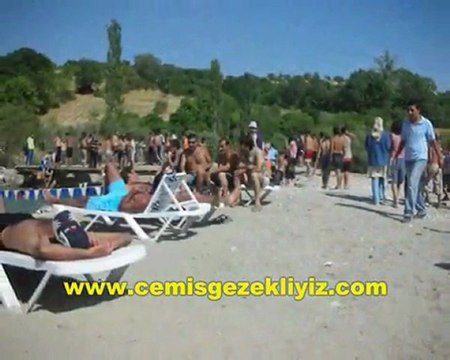 EFSUNLU AŞK ÇEMİŞGEZEK. (Sezai Akın)