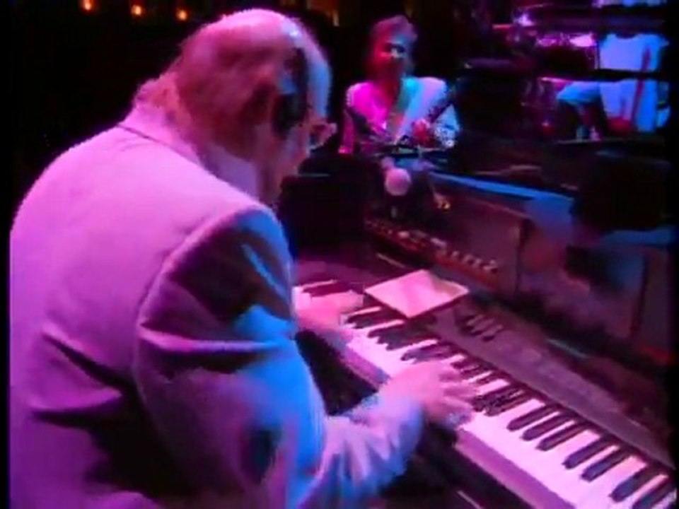 Mannheim Steamroller  "Joy To The World"