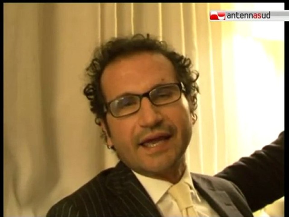 TG 24.12.11 Festa e solidarietà per i Giovani Farmacisti con Umberto Smaila