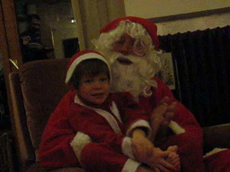 Louis chante pour le père noël