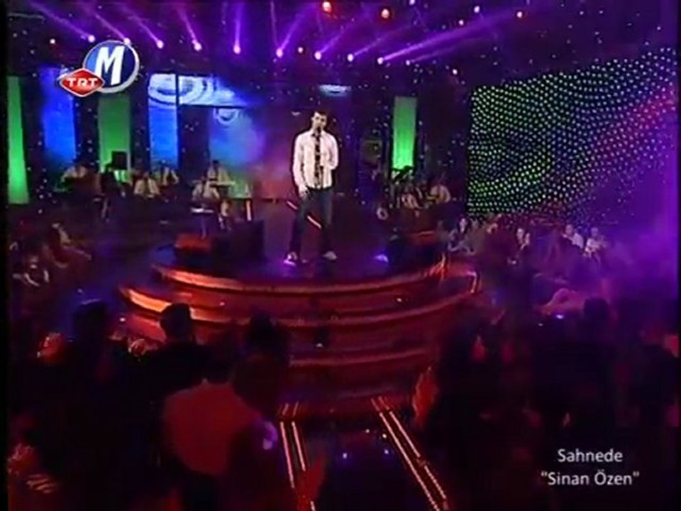 sinan özen ezanlar bizim için sahnede