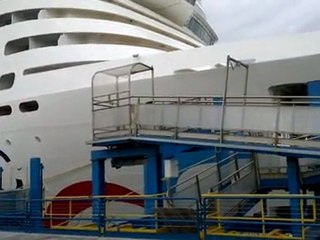 Norwegian epic naples port20102011259