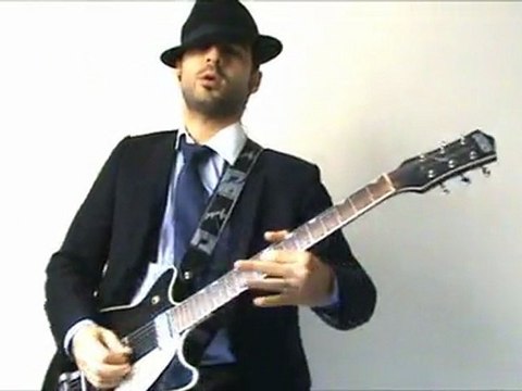 Queen - We Will Rock You - Live Guitar Cover - One Shot Impro By Menjesbi