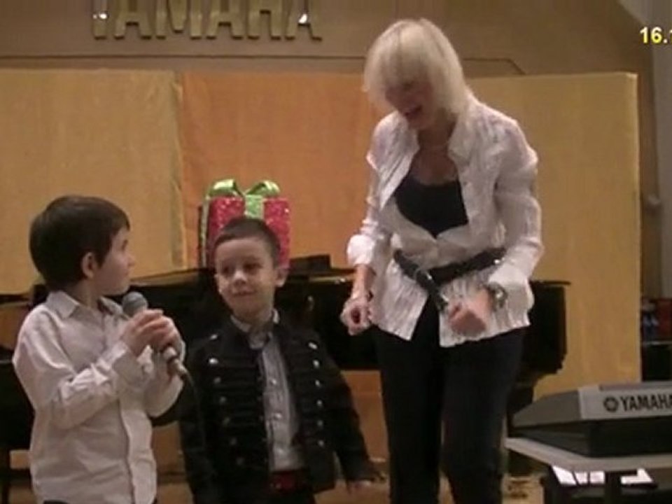 Peter at Yamahaschool- Christmas concert 2011