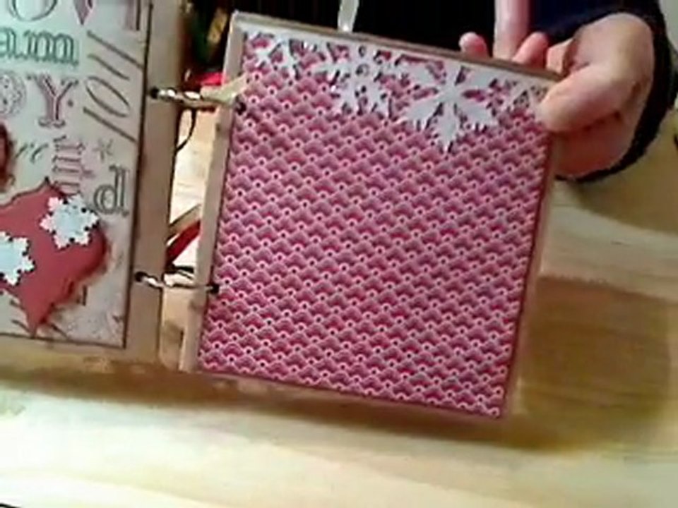 SCRAPBOOKING : KIT MINI-ALBUM PERE NOELavec scrapaganza.fr