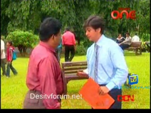 Woh Rehne Wali Mehlon Ki - 26th December 2011 - Part3