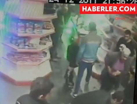 madde-bagimlisi-genc-market-sahibi-ve-ailesin