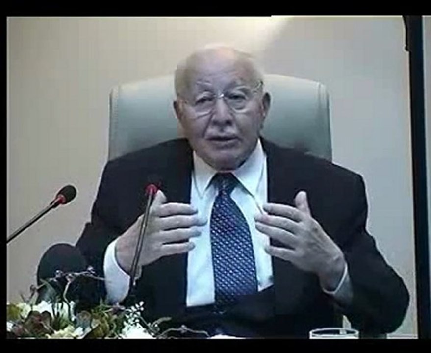 Fırtınalara yön veren kelebeklerin kanat çırpışlarıdır.