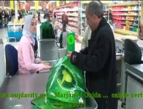 Marjane/oujda s’inscrit dans une démarche volontariste de protection de l’environnement en mettant a la disposition de ses clients des sacs réutilisables - et une caisse verte