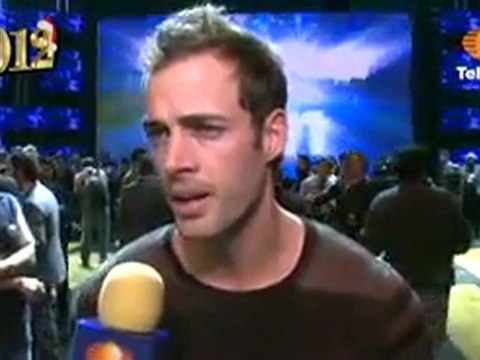 William Levy (@Willylevy29) termina el año con alegría Gran celebración Televisa 2011 || Gracias Esmas.com