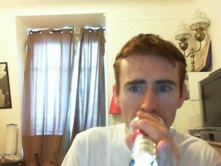 Wiwi égratigne "imagine" d'Hélène Rollès