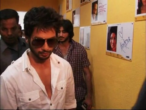 Shahid Kapoor To Pay Tribute To Shammi Kapoor And Dev Anand - Bollywood News