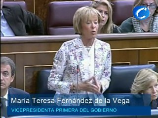 Nuevo rifirrafe entre Sáenz de Santamaría y de la Vega en la sesión de control al Gobierno