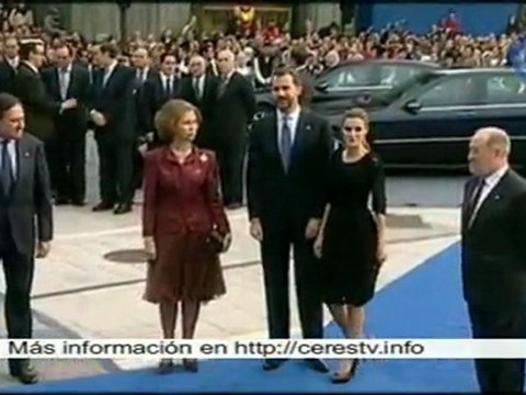 La Reina, Don Felipe y Doña Letizia presiden los Príncipe de Asturias (y II)
