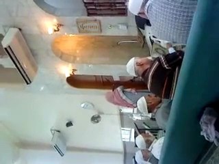 Appel du Adhan par le sheikh Omar un savant indonésien réputé par sa voix...