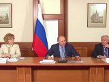Poutine rejette les exigences de ses opposants