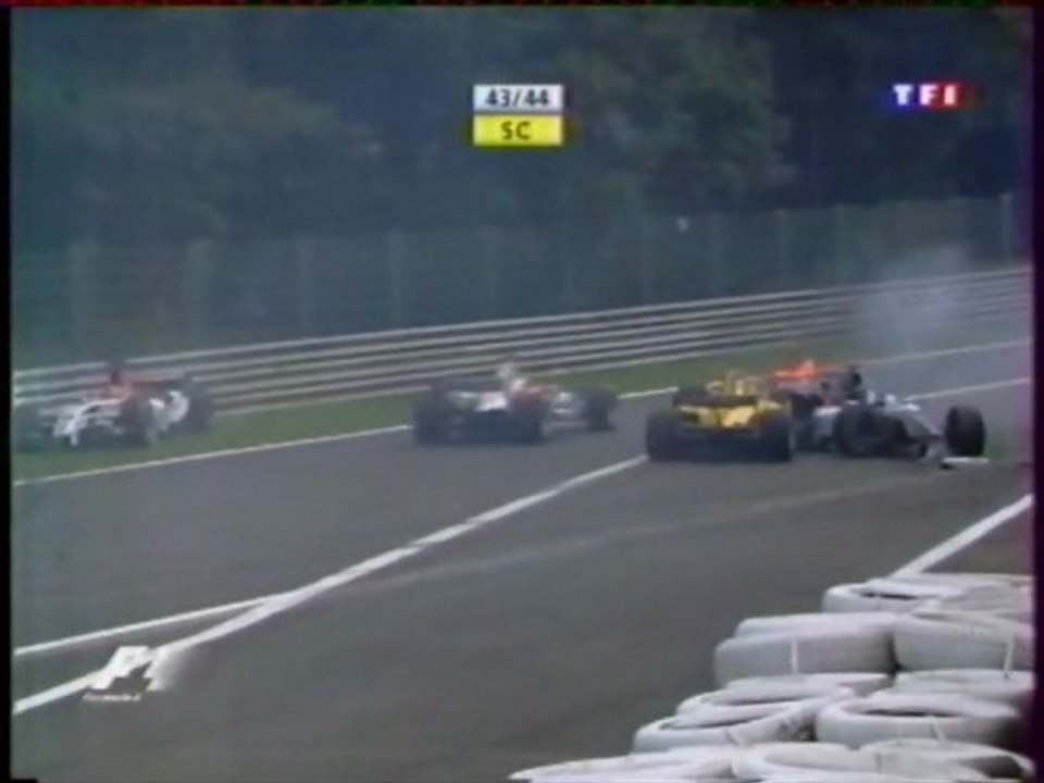 Formule 1 Belgique 2004 Start pile up en français (TF1)