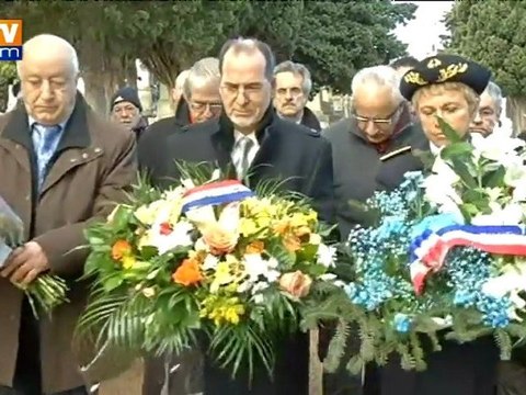 Recueillement sur les tombes profanées à Carcassonne