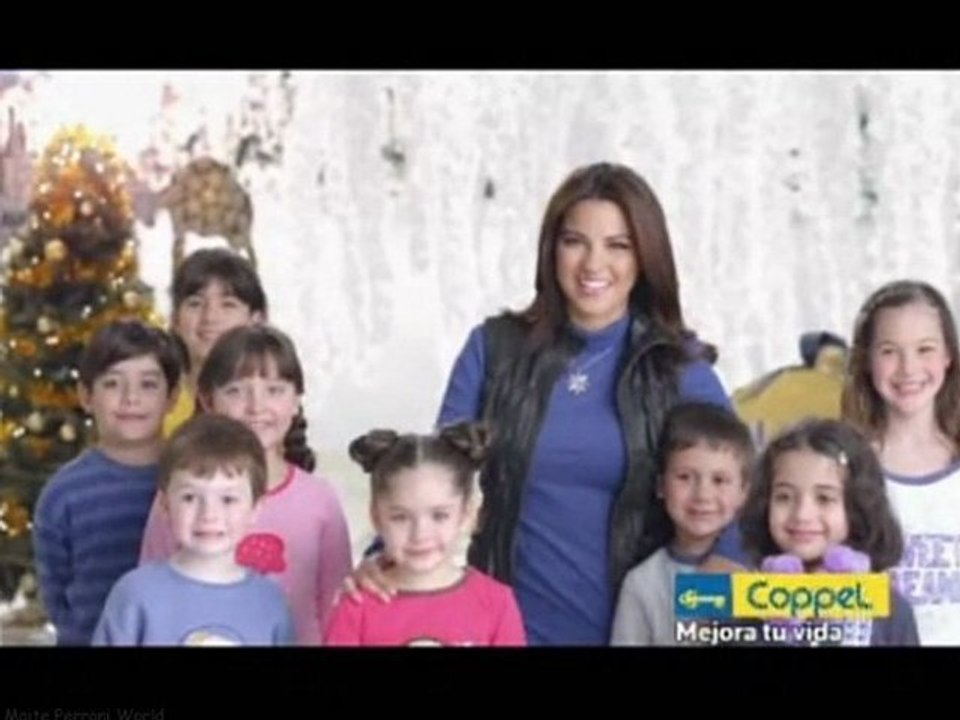 Maite Perroni - Comercial Coppel Reyes (Navidad 2011 - 2012)