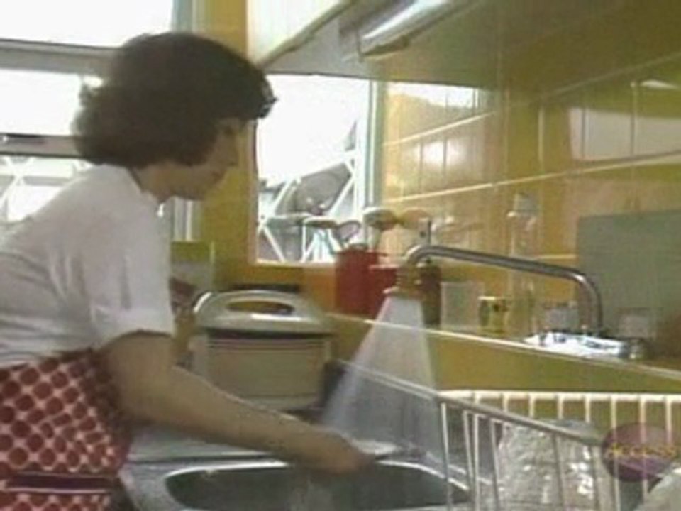 Japanese Basic I - 10 - He doesn't drink milk