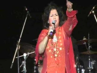 Hema Sardesai's Electrifying Performance - Bollywoodhungama.com